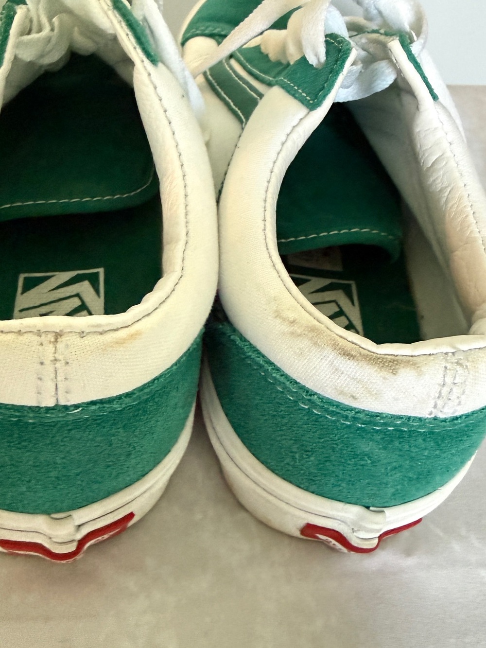 Vans White and Green Old Skool Low-Top Sneakers - Picture 2 of 8